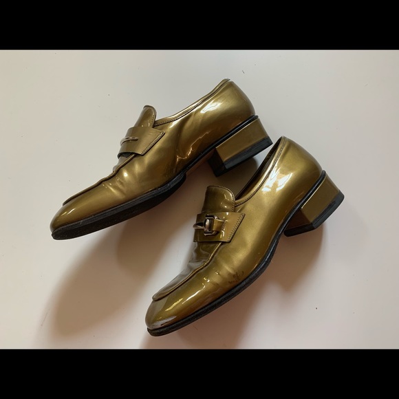 Authentic Vintage Gucci gold patent leather loafers 38.5C - Picture 3 of 16